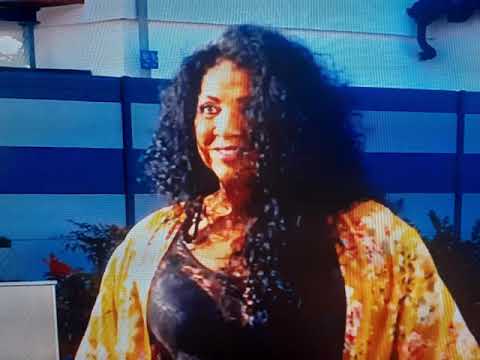 UYYY QUE TARRAO --- Adriana Holguin con Los Raros