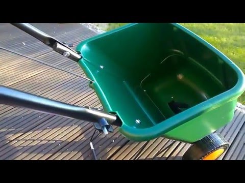 Substral Universal Streuer EasyGreen Test für Rasendünger und Samen sowie Winterstreugut