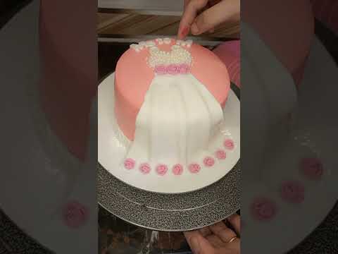 Easy fondant dress for bride tobe.