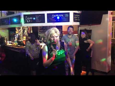 Mikeyok&euml; video.