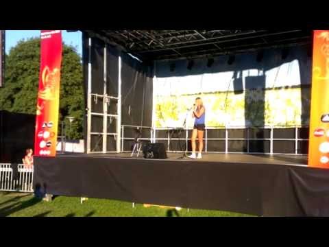 Rihannas "Stay" med Linnea Rosenlund 14år från Norrköping under UEFA Dam-EM i Sverige!