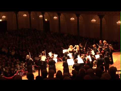 Simone Lamsma plays with Amsterdam Sinfonietta