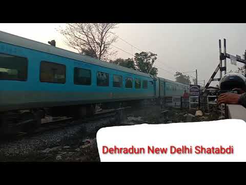 02018 Dehradun New Delhi Shatabdi express crossing harrawala stetion