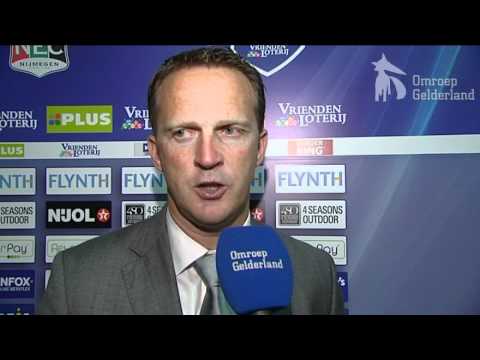 Van den Brom vond scheidsrechter schandalig