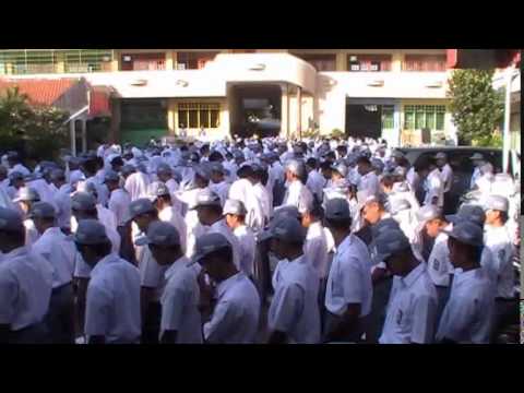 Upacara bendera dan Mos hari pertama