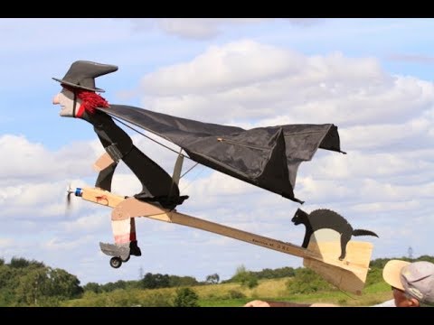 NOVELTY DISPLAY - PC PLOD + NODDY + SUPERMAN + WITCH - LMA RAF ELVINGTON - 2017