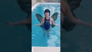 TikTok 横乳　はみ出し