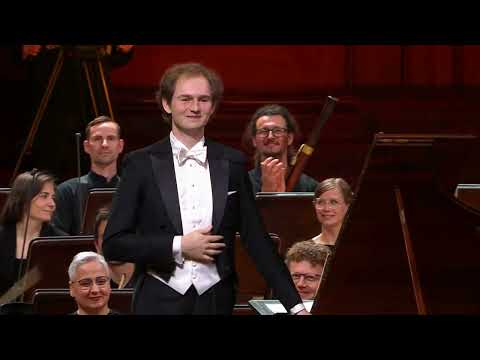 PIOTR PAWLAK – F. Chopin, Piano Concerto in E minor, Op. 11 (V. Luks, {OH} Orchestra)