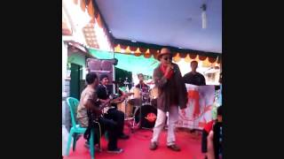 Download lagu Benyamin S - Nangke Lande mp3