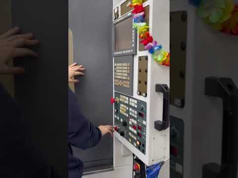 Вертикальный многоцелевой станок с ЧПУ (CNC) YCM NSV 156 A 2009