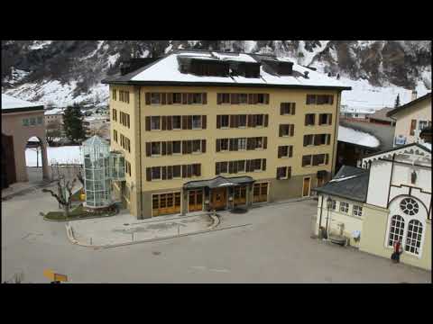 Вид из окна отеля Thermal Hotels & Walliser Alpentherme Leukerbad (Maison Blanche).