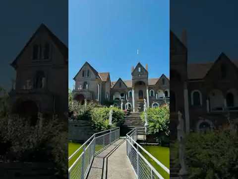 Conheça o castelo Belvedere localizado em Treze de Maio. SC #santacatariana #castelo #turismo