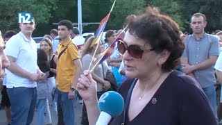 Ընենց չի, որ հների համար ուշքս գնացել ա, բայց որ համեմատում եմ, ուզում եմ հետ գան. ցուցարար: Լրաբեր