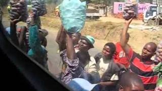 preview picture of video 'By local Bus from Lilongwe to Blantyre.wmv'