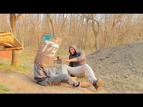 O ramas intepenit cu butoiul in cap !Ziua 3 de autoizolare la căsuța din pădure!