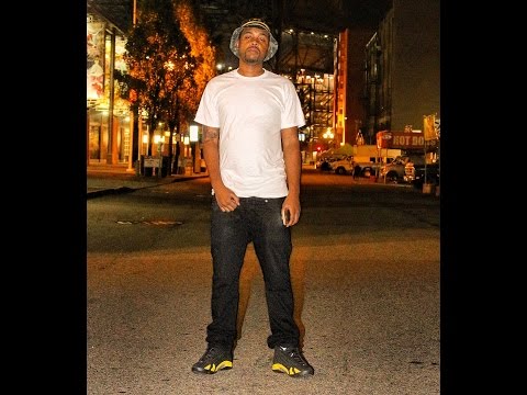 Peeps&Views with Ralphy Davis in the studio "On A Late Night"