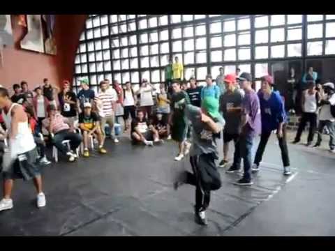Flying Boys Crew vs New Crew B.Boys - Super Cypher 2011