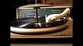 Golden Gate Quartet - Swing down Chariot