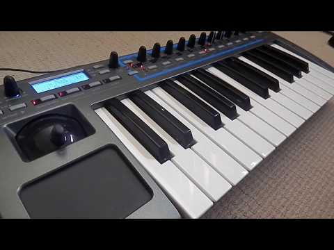 Novation Xio 25 demo - Tiny synth, VERY big sounds