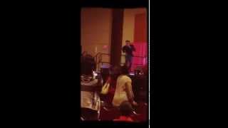 Avery Wilson singing his new single 'Change My Mind (feat Migos)' Live in Concert