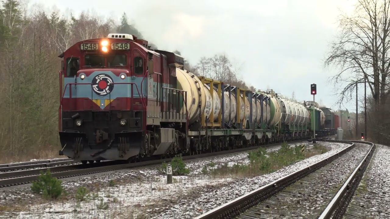 Тепловоз C36-1548 на ст. Ору / C36-7i-1548 at Oru station