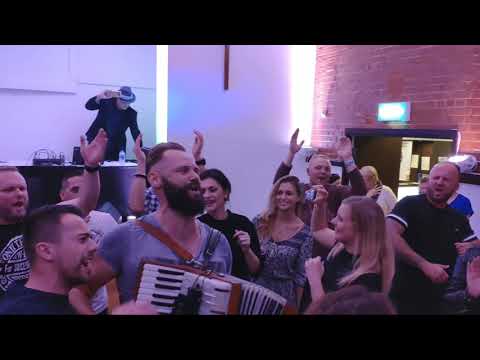 Witek Muzyk Ulicy - Southampton, "Witek chodź do nas" :) Dziewczyna lepsza niz kokaina