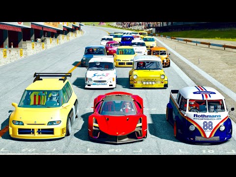 Ferrari Stallone vs Hypercars Monsters at Chicago Street Circuit