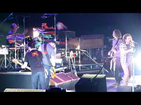 Rival - Pearl Jam at TD Garden May 17, 2010