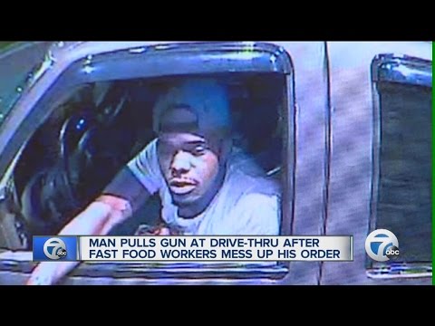 Man pulls gun at Del Taco