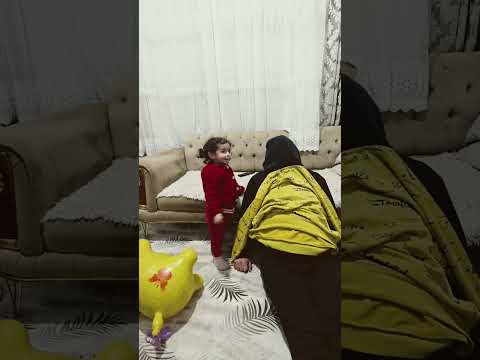 شوفو بابا شو عمل ب ميلا🤣😂 #رموش #فاميلي #ميلا