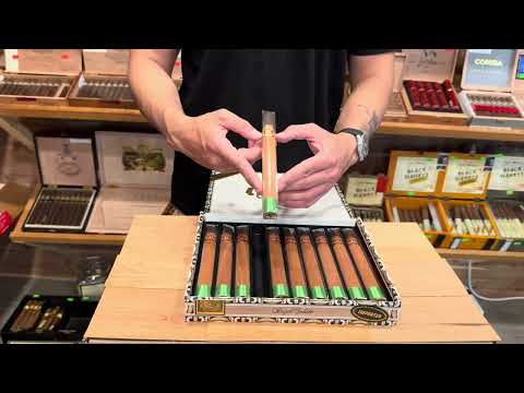 Arturo Fuente Royal Salute Unboxing – Vintage Elegance in Every Stick