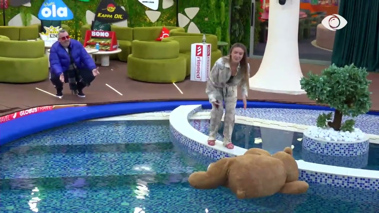 Juela hedh sërish Bolin në pishinë