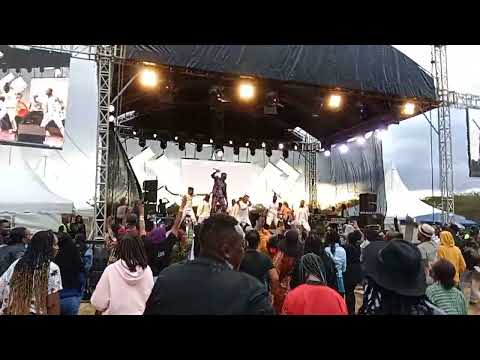 TSO reloaded. (SK Blue on stage).