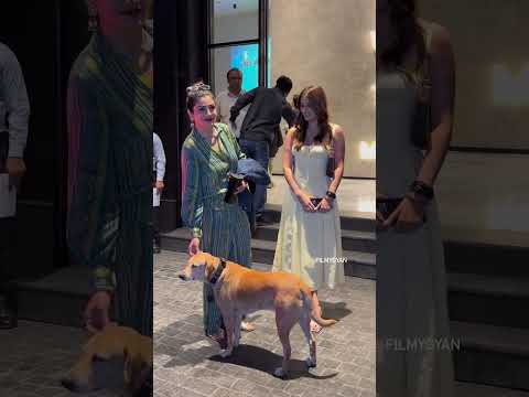 Raveena is talking to the dog🥹💕 Also this mother-daughter duo hai na...? | Celebrityzone | Honey Sin