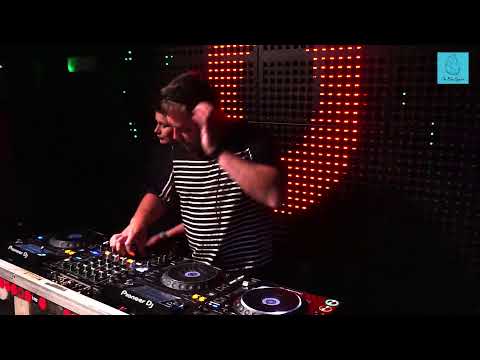 The Blue Oyster: CAR MATES / 11.06 / 20 - 21.30