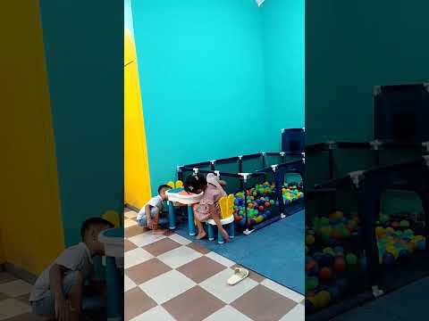 playing while eating ice cream #sorts #najahchannel1 #yearofyou