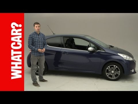 2013 Peugeot 208 - the What Car? steering wheel test