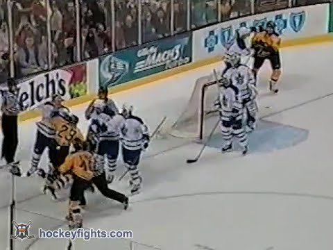 Wade Belak vs Sean Brown