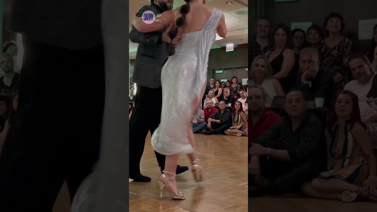 Video thumbnail for Hugo Patyn and Celina Routundo Argentine tango to “No Hay Tierra Como La Mía" by Canaro (17/17)