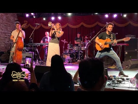 Flor - Jenny and the Mexicats