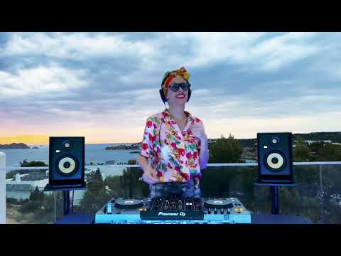 SARAH MAIN live in Ibiza #24cryptoart