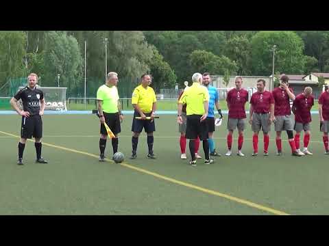 Pokalübergabe zur Meisterschaft an dem SV Rogeez