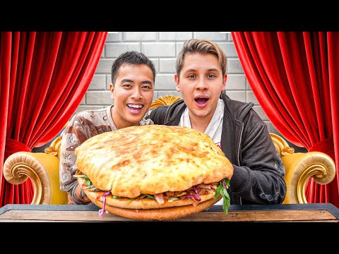 This is the BIGGEST DÖNER in Germany🥙 – 2 KILO MONSTER food @vietshao