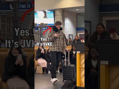 JVKE plays golden hour at public train station.. vid creds: @emiliopiano.official #goldenhour