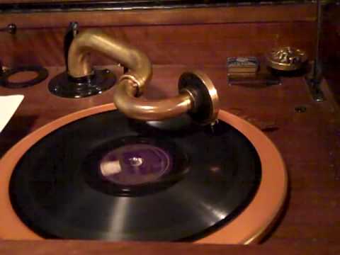 Ken Sisson I Can't Give You Anything But Love Roaring 20's Victrola