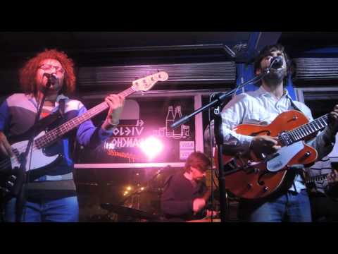 Fede Graña & Los Prolijos - Que pase algo (Bluzz Bar 24/09/2015)