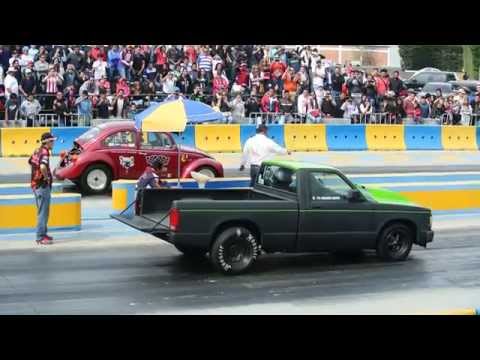 VW Vocho (Beetle) (14.146) vs Chevrolet S10 Gerardo (13.966). Arrancones Pegaso, enero 2015