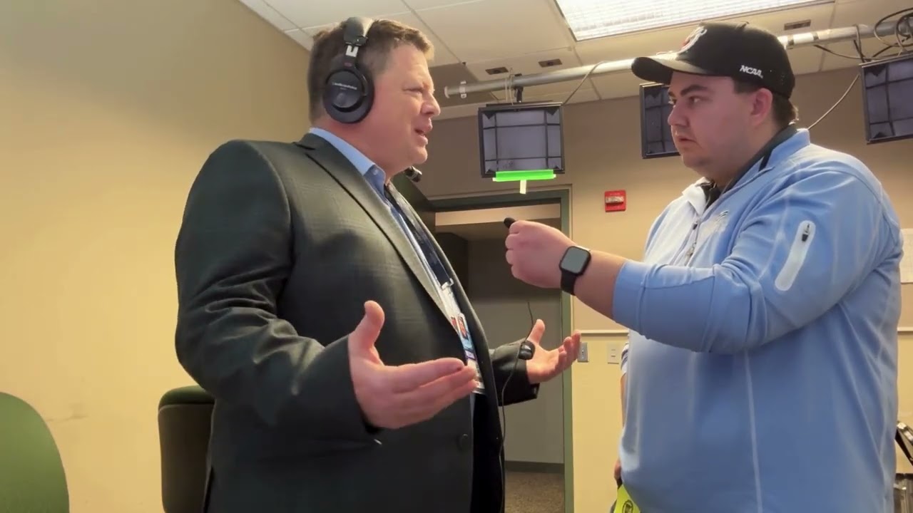 Spuds Hockey Fan Cam - Jim Childs is in the booth!