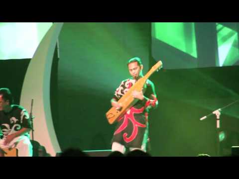 Sape - Jerry Kamit. DAMA Music Awards 2010, Borneo Convention Centre, Kuching, Sarawak.