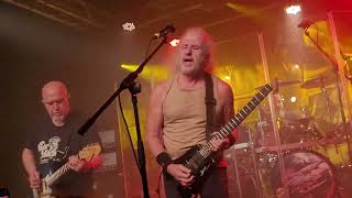 BARON ROJO Anda suelto Satanás Luis Eduardo Aute Cover